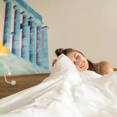 Ibis Styles Routes Hotel 4*