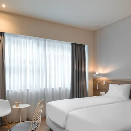 Ibis Styles Routes Hotel 4*